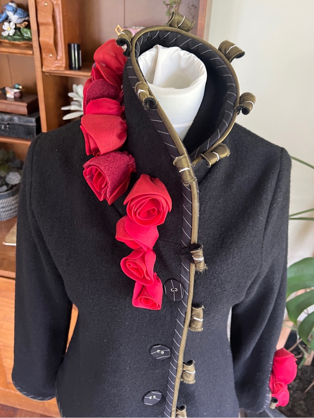 CoVelo Clothing Black Women's Wool Jacket with Red Floral Rose Accents M - Picture 3 of 16